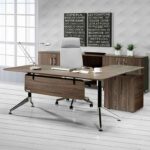 Bureau direction SHARP à Cannes avec plateau biseauté et pieds design chromés ou noirs