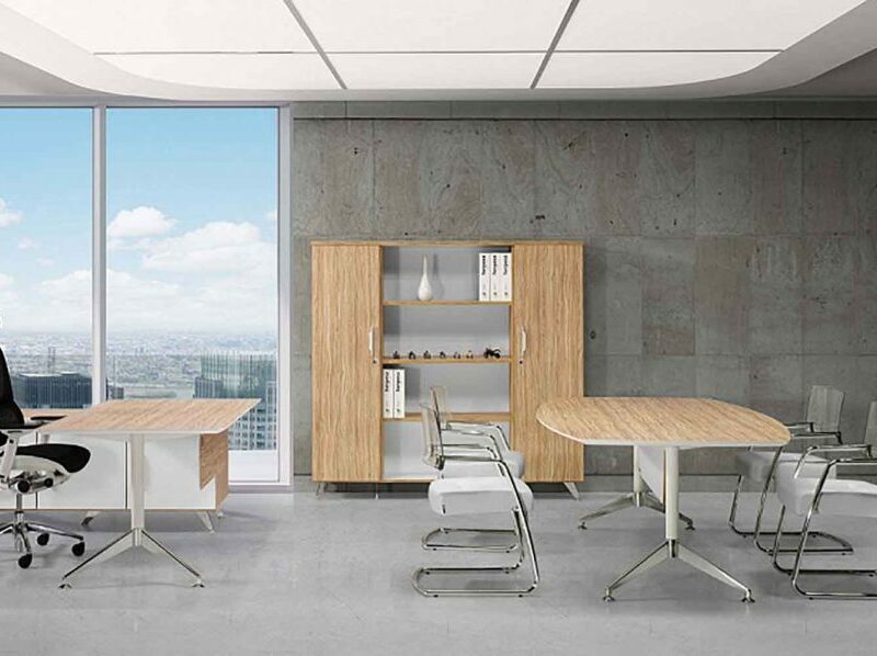 Bureau direction SHARP à Monaco avec plateau biseauté et pieds design chromés ou noirs