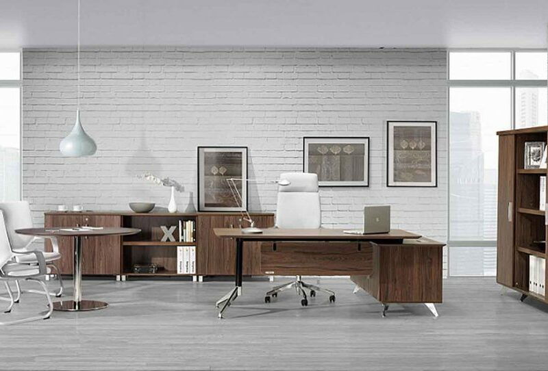 Bureau direction SHARP à Nice avec plateau biseauté et pieds design chromés ou noirs