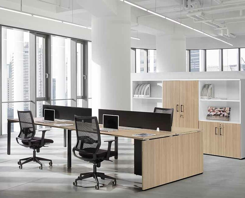 Pieds en métal du mobilier SUN à Carros – Bureau de direction durable