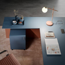 Mobilier bureau sol, pieds et panneaux de couleur unie ou bicolore assortis pour un aménagement moderne et personnalisé, disponible à Antibes, Mandelieu et région PACA.