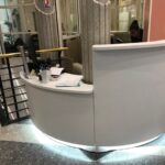 Mobilier de bureau à Nice – banque d’accueil