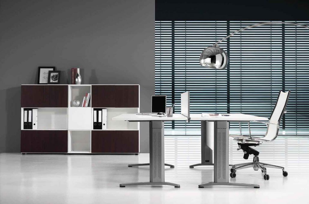 Mobilier de bureau CUBI à Drap – Bureau avec pieds en métal en L et plateau personnalisable
