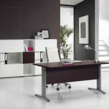 Mobilier de bureau NOTTE à ​Peille – Bureau avec pieds en métal en L et plateau personnalisable