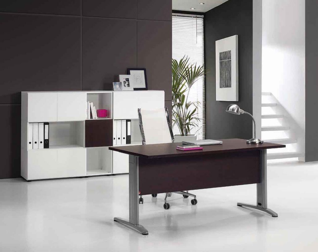 Mobilier de bureau NOTTE à Peille – Bureau avec pieds en métal en L et plateau personnalisable