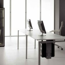 Mobilier de bureau Ogier à Colomars avec pieds aluminium en U, disponible en plusieurs formes et dimensions
