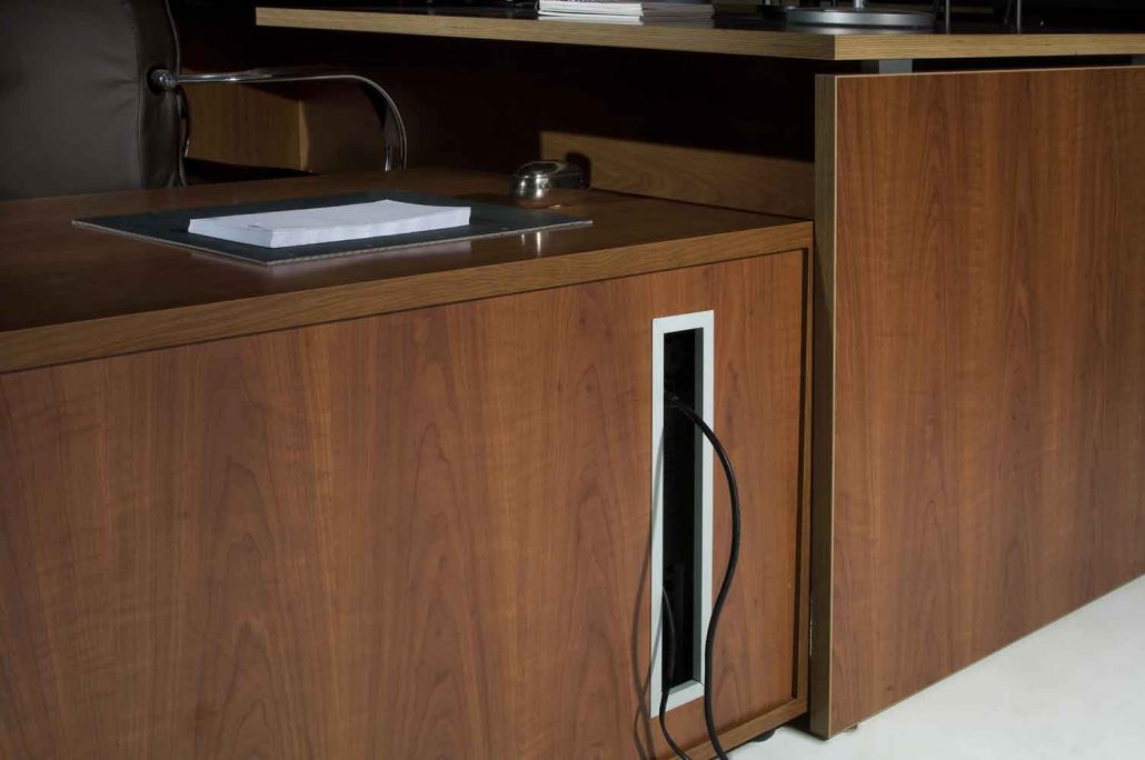 Mobilier Bureau Star La Gaude, disponible en plusieurs dimensions et coloris, bureau petit budget pour professionnels.