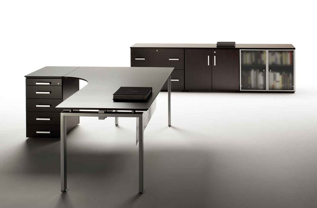 Mobilier de bureau VENUS à St André avec pieds en aluminium, desserte et plateau personnalisable